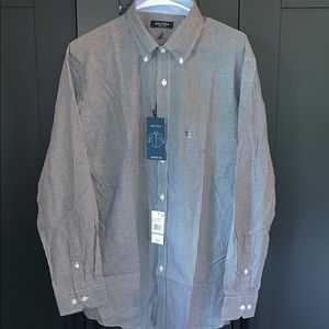 New with tags Nautica button down shirt